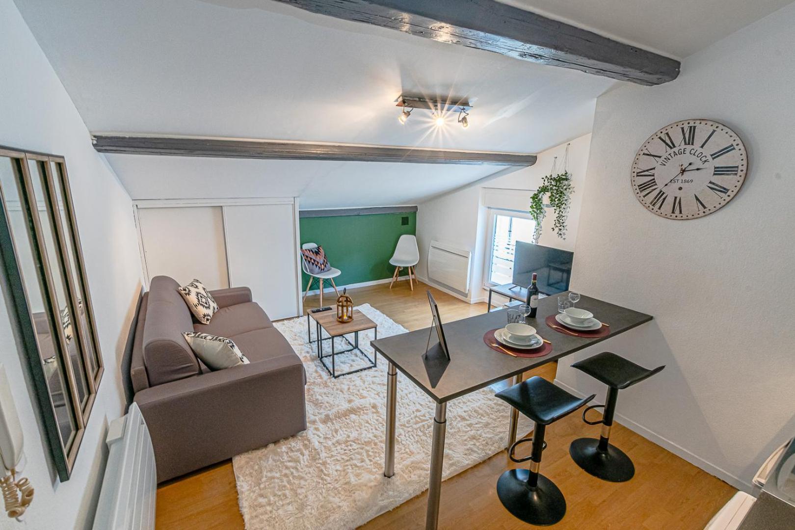 1 Studio & 4 Appts - 1 A 4 Lits - 1 A 7 Pers - 1 Immeuble - Confort, Flexibilite ------ English - 1 Studio & 4 Apts - 1 To 4 Beds - 1 To 7 Guests - Same Building - Comfort, Flexibility Hayange Luaran gambar