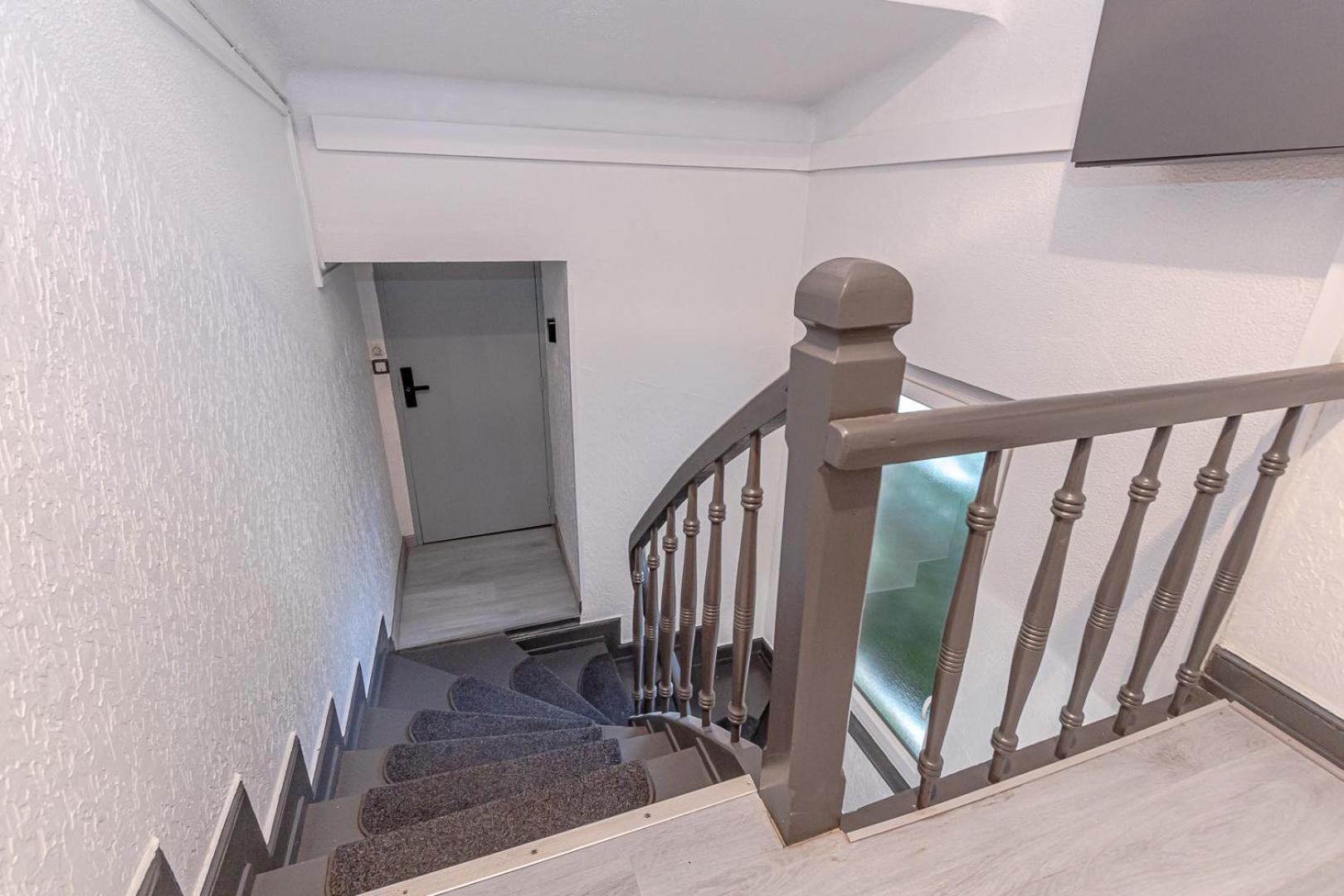 1 Studio & 4 Appts - 1 A 4 Lits - 1 A 7 Pers - 1 Immeuble - Confort, Flexibilite ------ English - 1 Studio & 4 Apts - 1 To 4 Beds - 1 To 7 Guests - Same Building - Comfort, Flexibility Hayange Luaran gambar